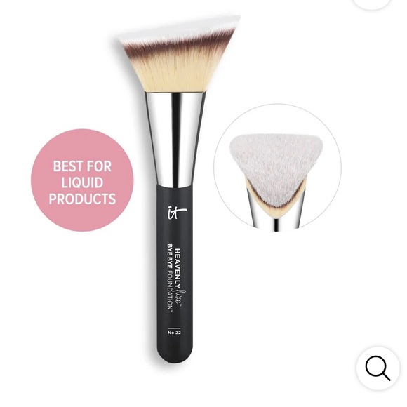 IT Cosmetics Heavenly Luxe Foundation Brush - Picture 1 of 2